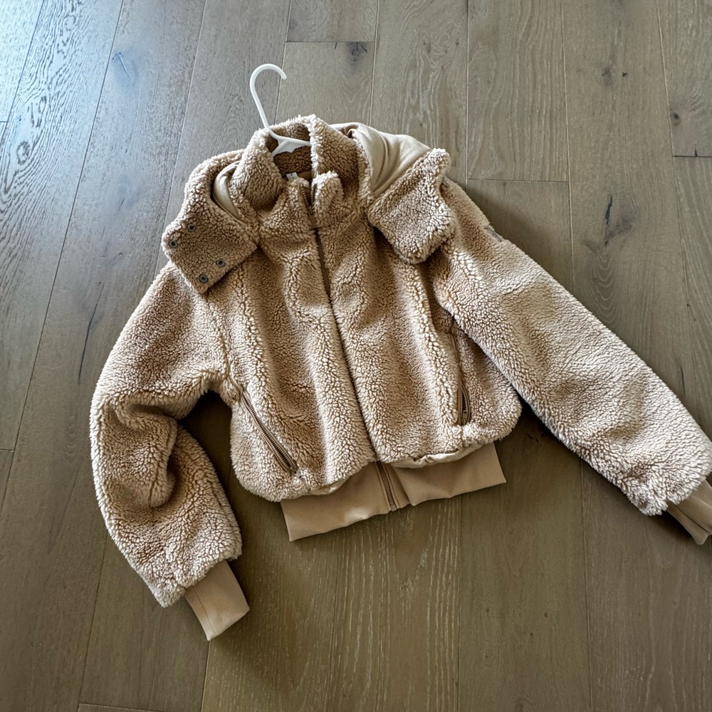 ALO Yoga Teddy Jacket Beige Faux Fur Cropped